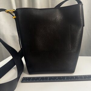 Madewell Small Black Bucket Bag STYLE NN397- gently used